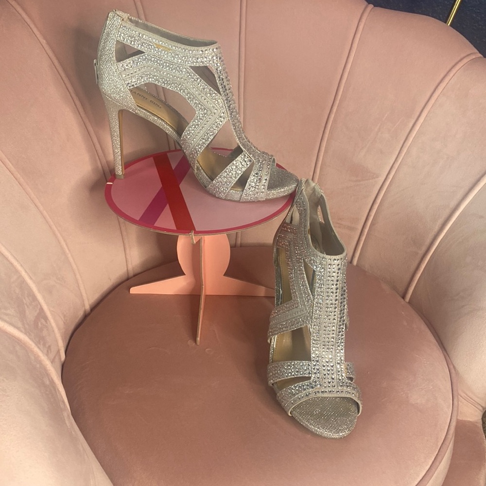 Silver Diamond heels ! Gianni Bini worn 1 time on carpet for photos